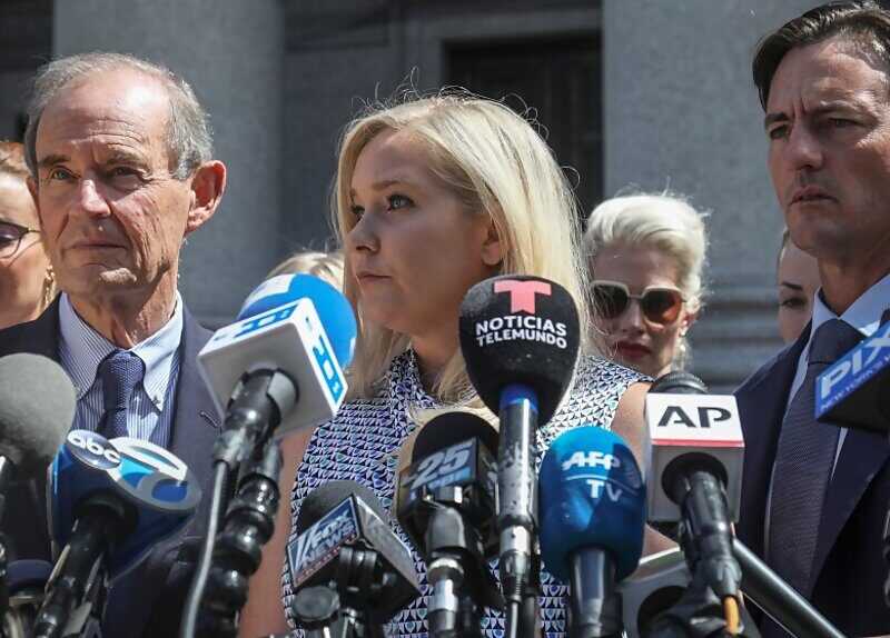 Click to enlarge giuffre epstein press conference