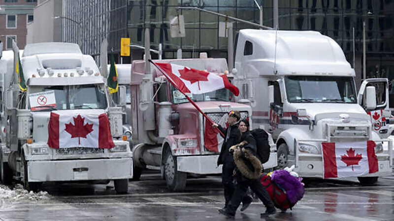 truck protest convoy ottawa
