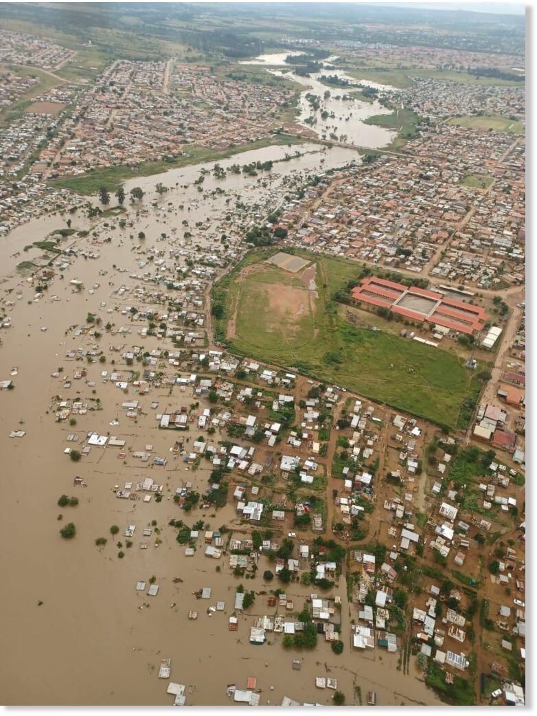 South Africa 2 dead, 4 missing and over 1,000 displaced after floods