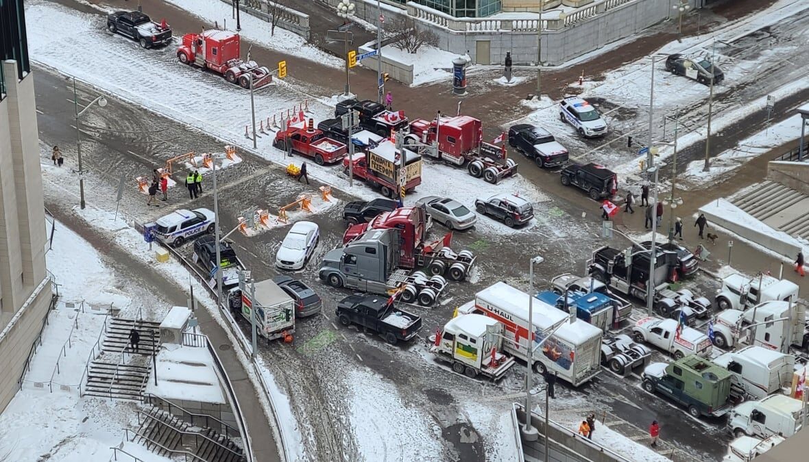 Click to enlarge trucks ottawa freedom convoy