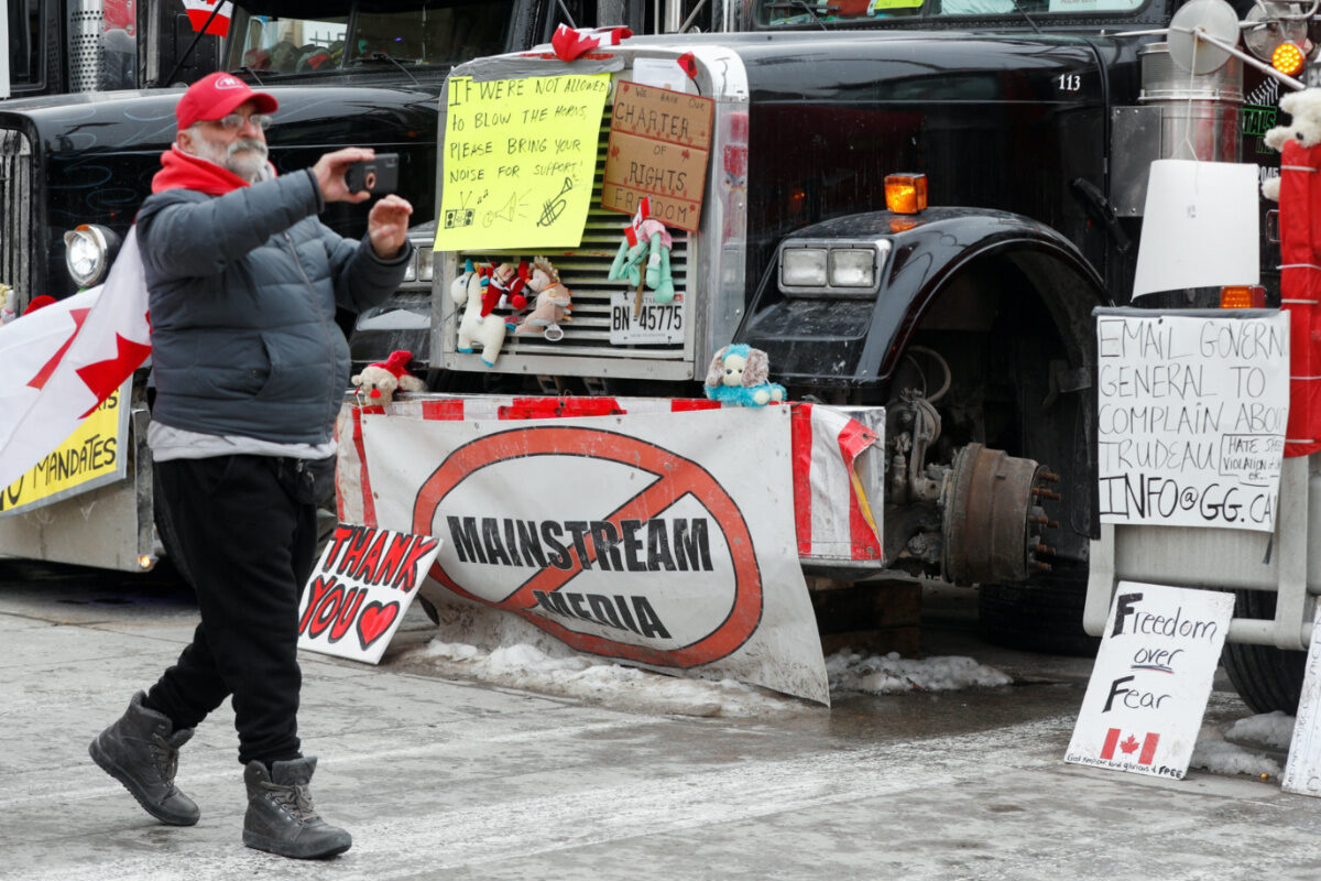 ottawa trucker protest freedom convoy