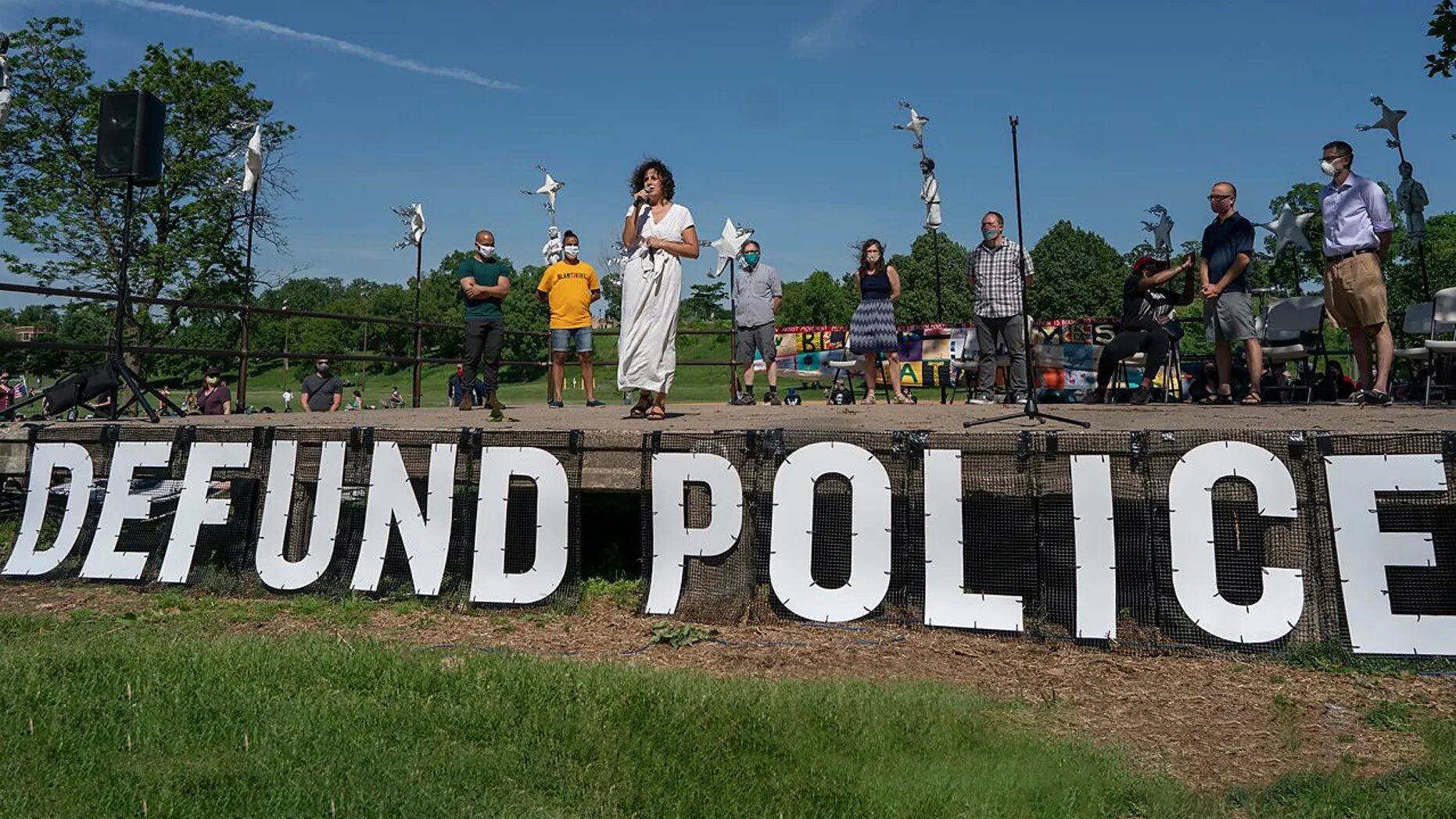defund police