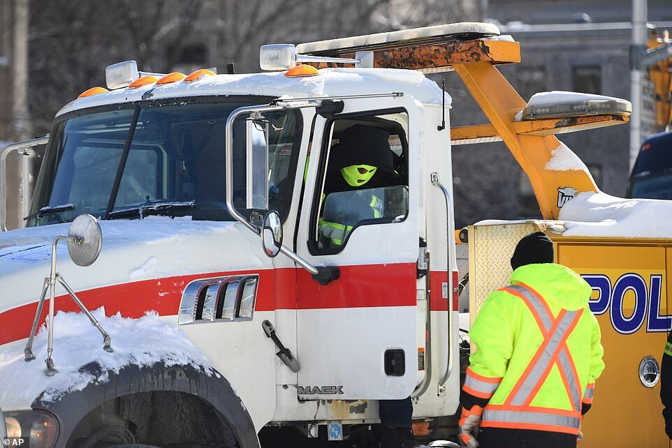 Click to enlarge Ottawa protest tow truck mask