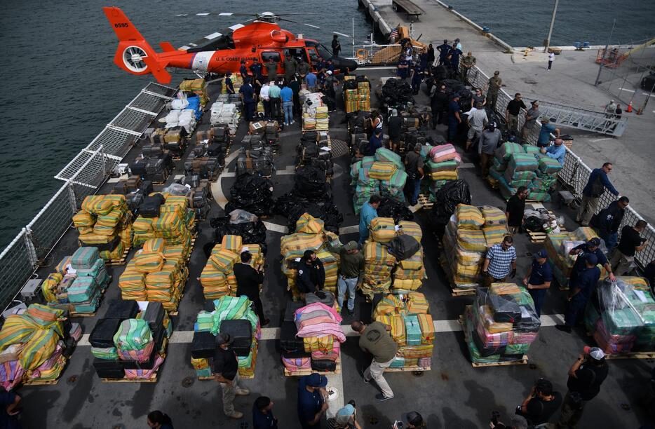 Click to enlarge drug seizure coast guard
