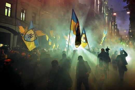 azov neo nazi ukraine flags