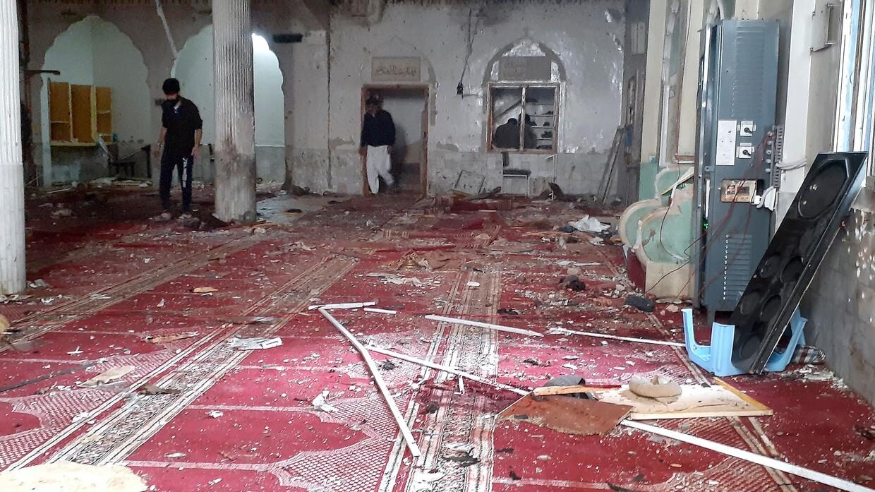 Click to enlarge bomb mosque pakistan