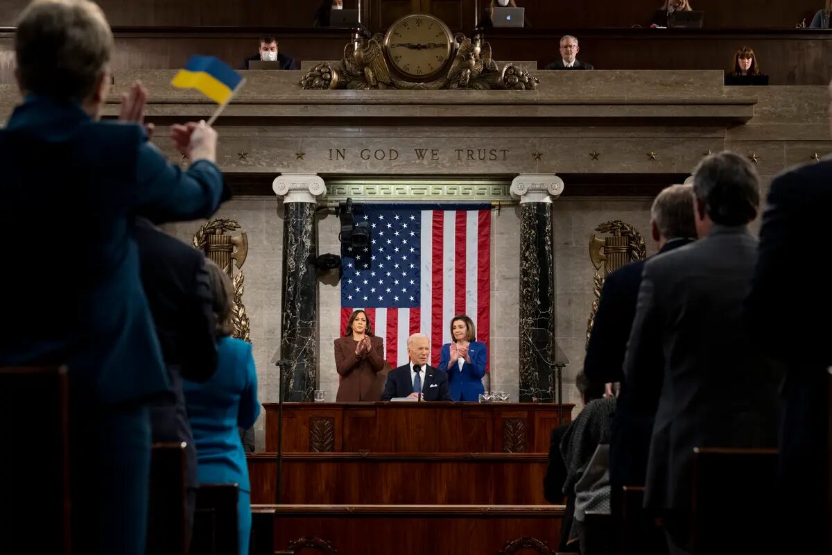biden us pelosi kamala flag ukraine
