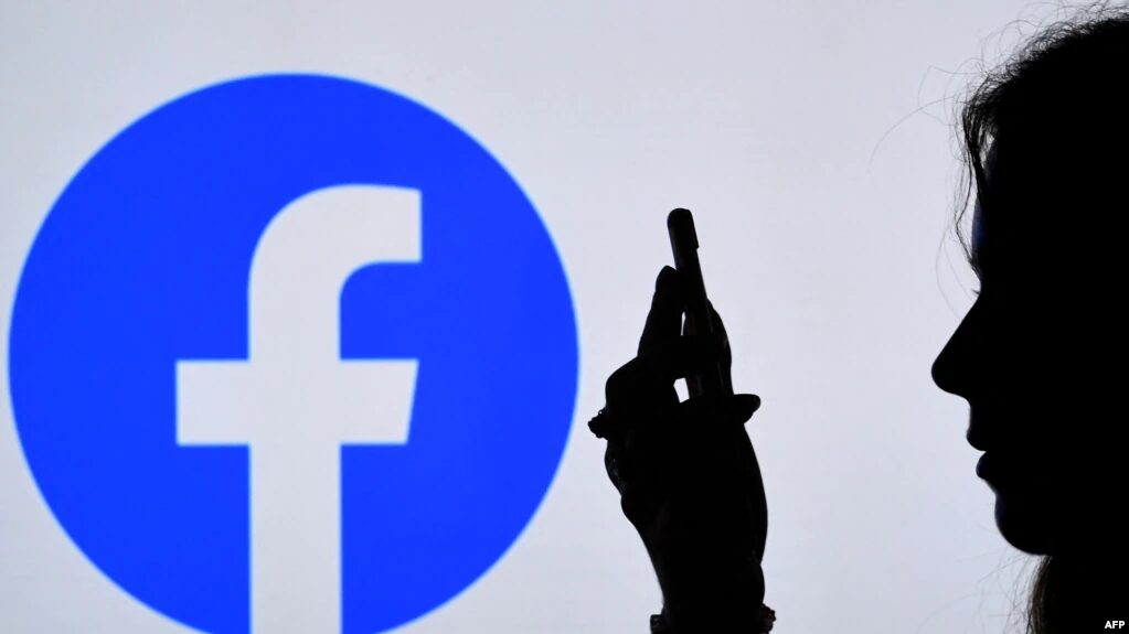 facebook app logo smartphone