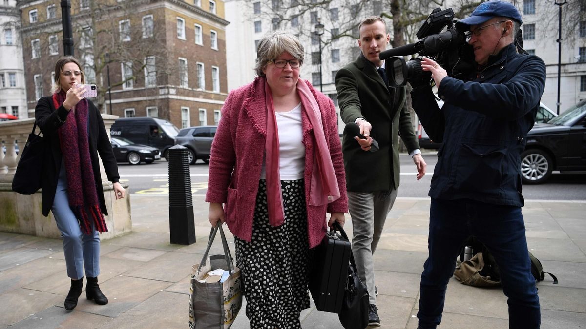 Click to enlarge Therese Coffey