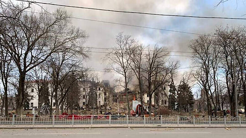 Mariupol Drama Theatre bombing propaganda