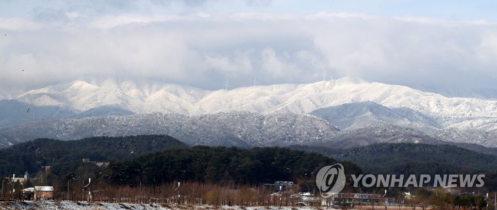 Click to enlarge Baekdudaegan Mountain Range