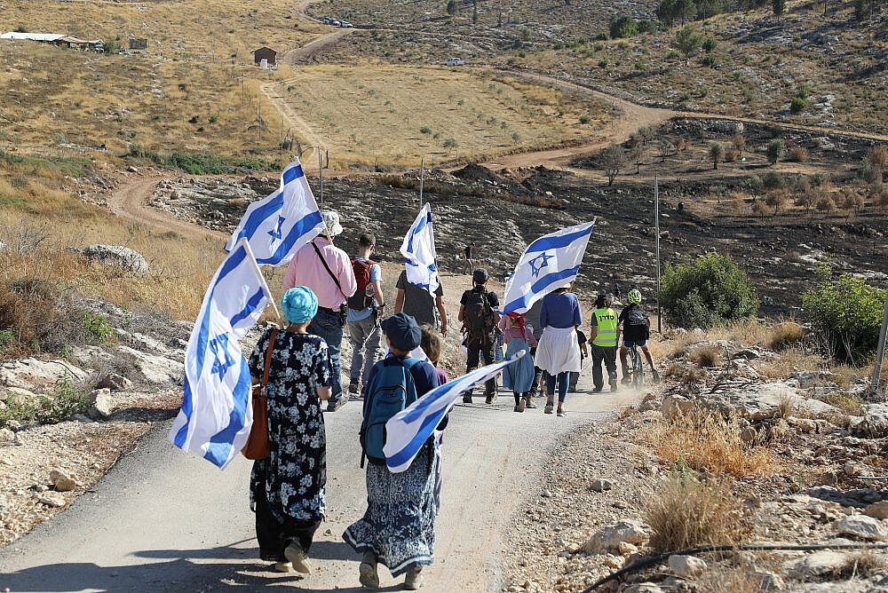 Click to enlarge illegal settlers west bank bat avin