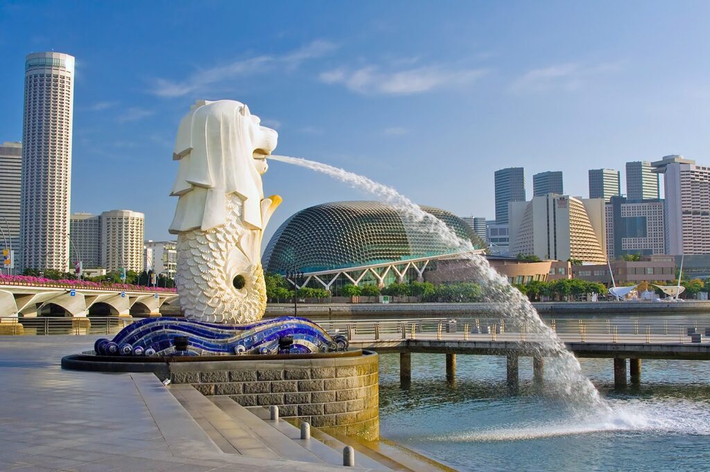 Click to enlarge The official mascotte of Singapore - Merlion