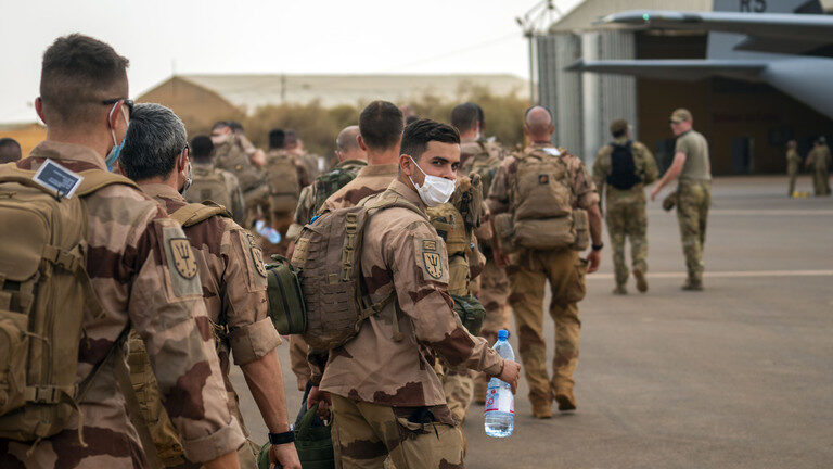 Click to enlarge french soldiers leaving mali