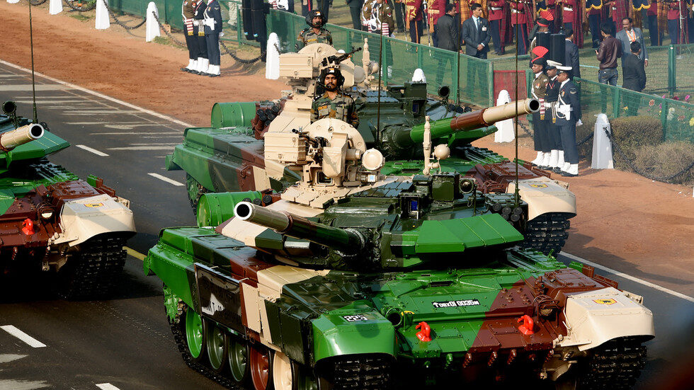 Click to enlarge Indian army T-90 (Bhishma) tank