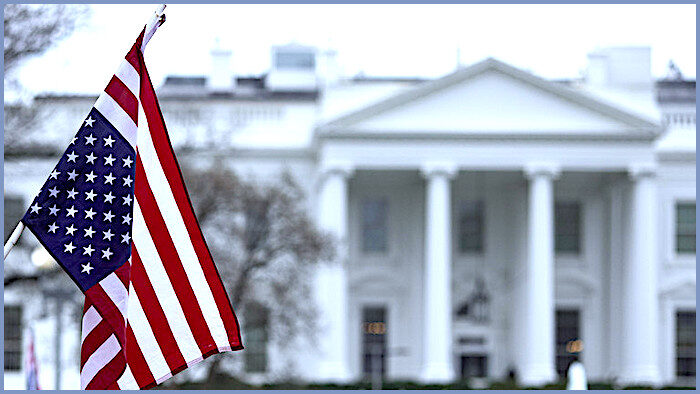 White House/flag