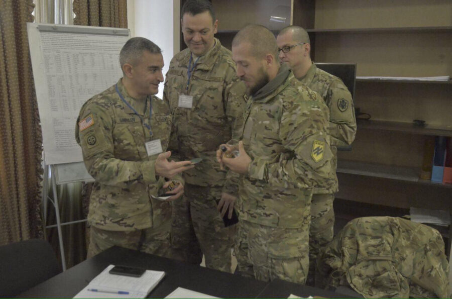Click to enlarge US and Canadian military officers
