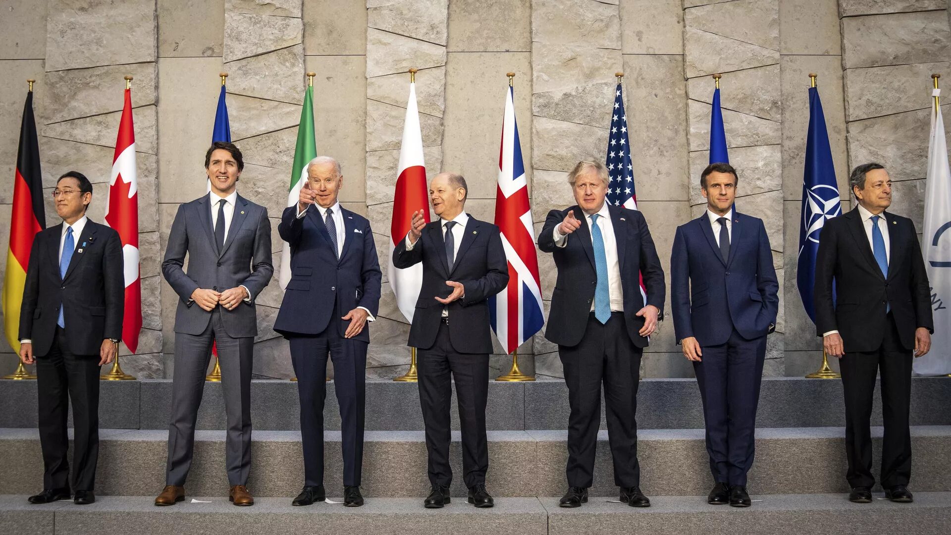 Click to enlarge nato members country leaders