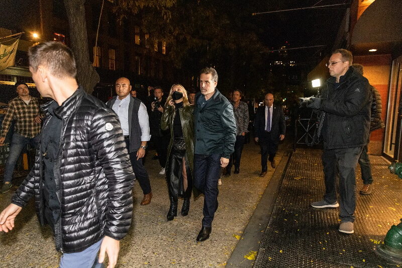 Click to enlarge hunter biden family secret service protection