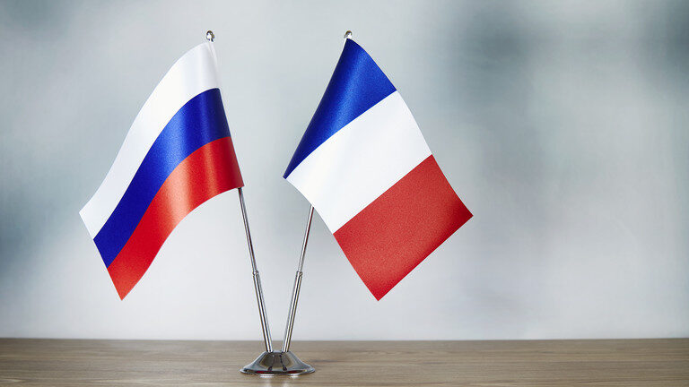 russia france flags