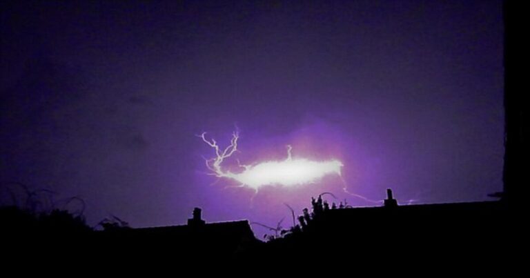Click to enlarge lightning