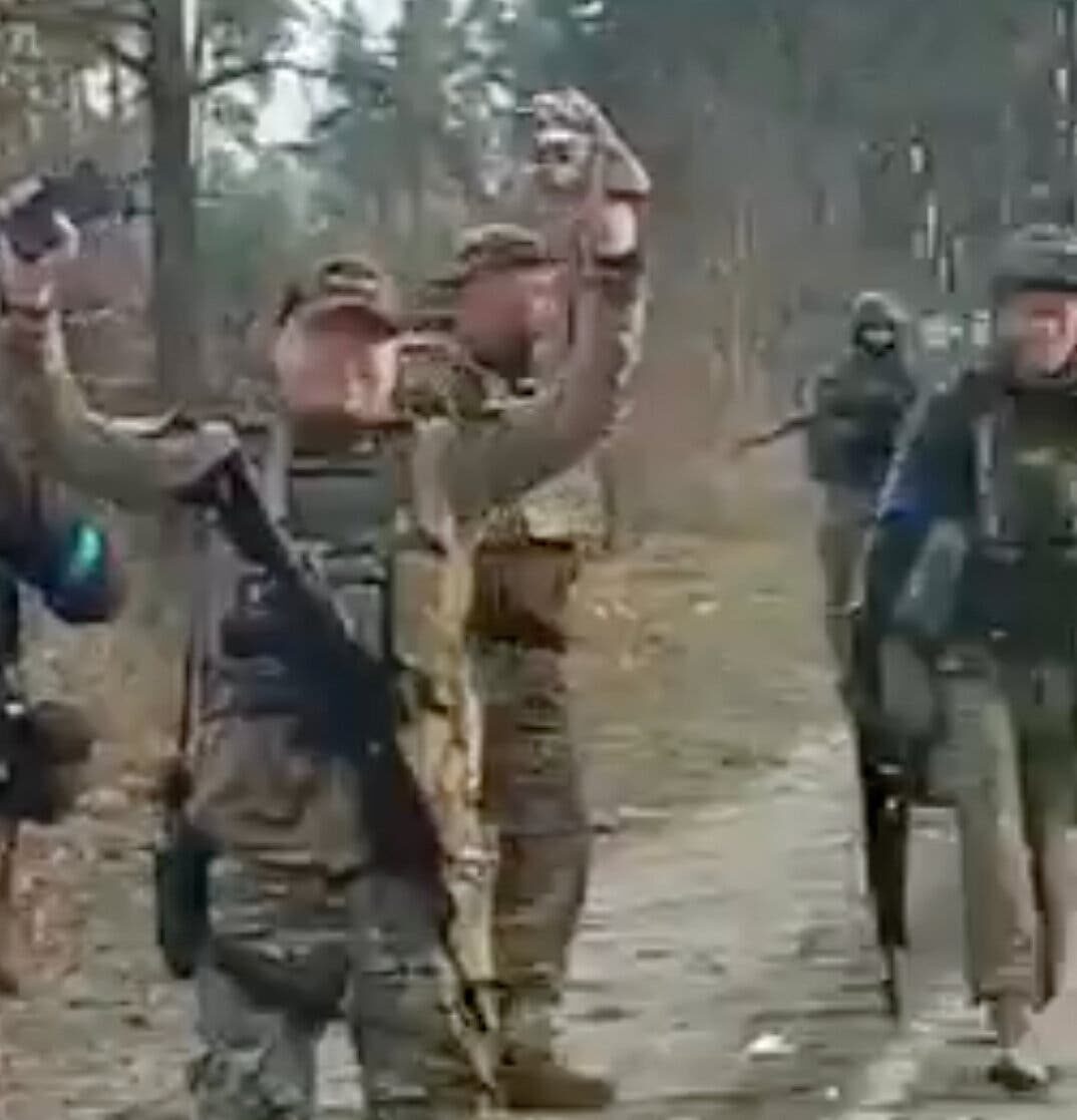 Click to enlarge Ukrainian soldiers