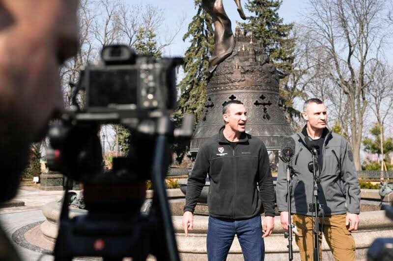 Click to enlarge Filming Mayor