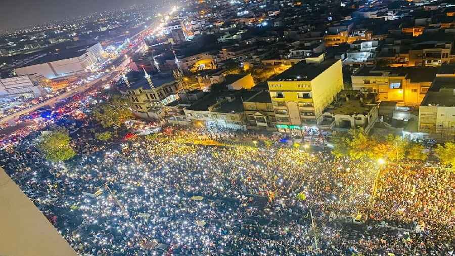 imran kahn pakistan protests support