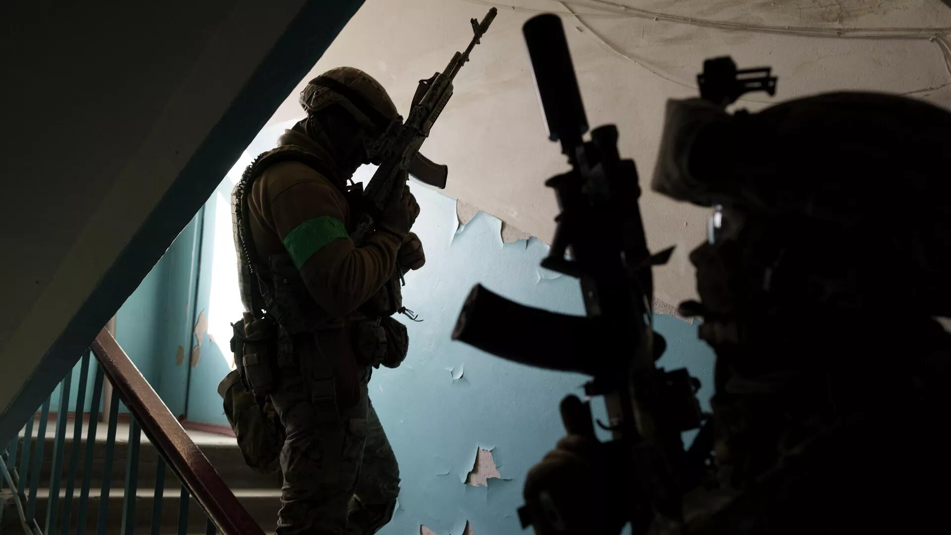 Click to enlarge ukraine soldiers