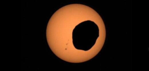 Click to enlarge mars solar eclipse phobos