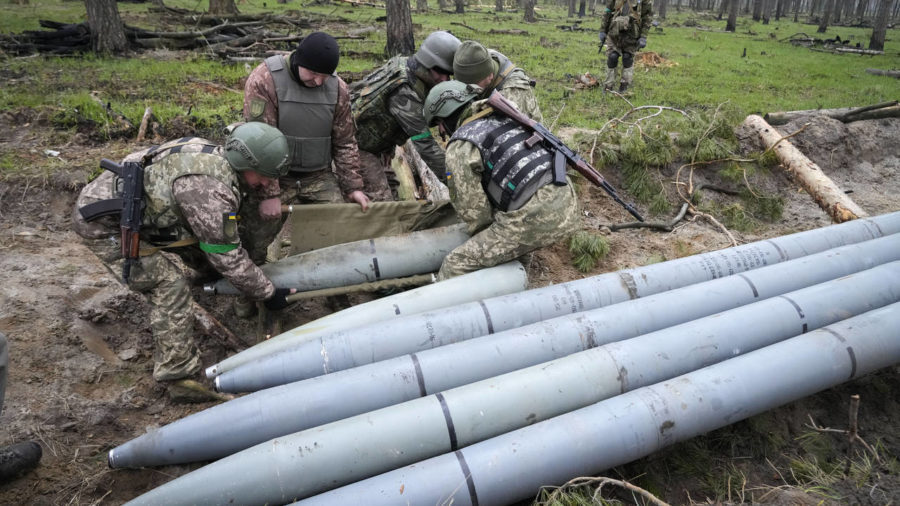 Ukrainian soldiers