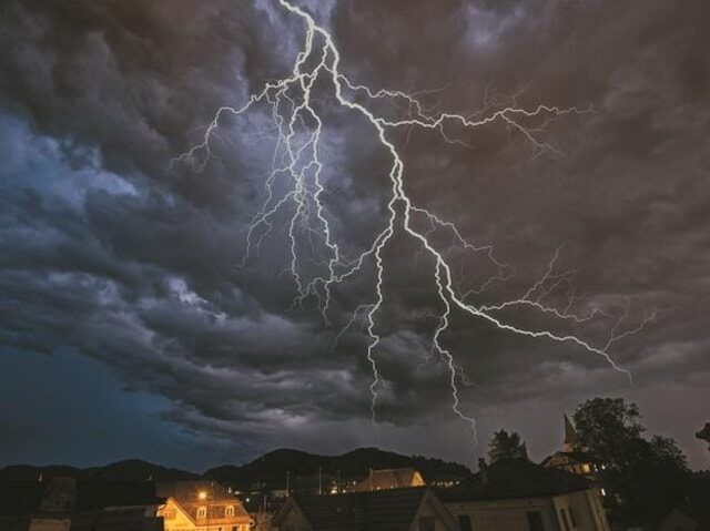 Click to enlarge lightning