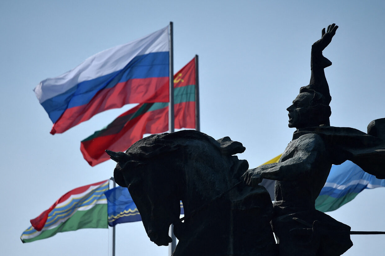 Click to enlarge Russia and Transnistria flags