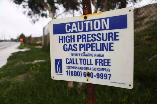 warning sign pipeline
