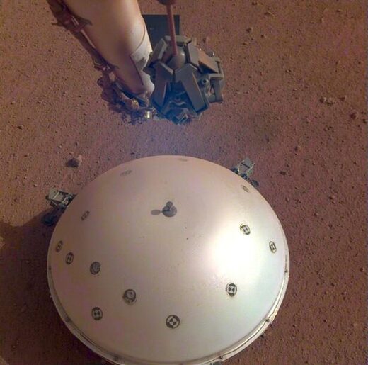 Click to enlarge seismometer mars