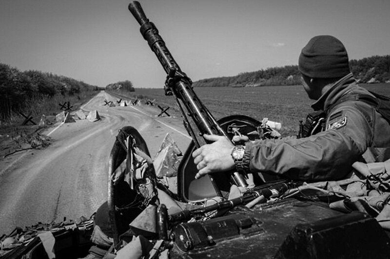 Click to enlarge ukraine soldier 2022