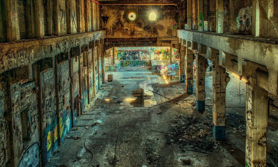 graffiti disused building