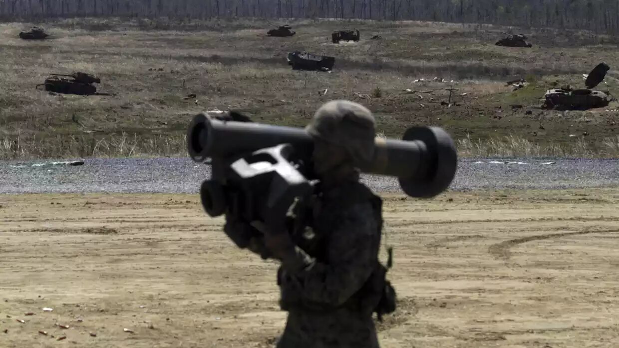 Javelin rocket launcher