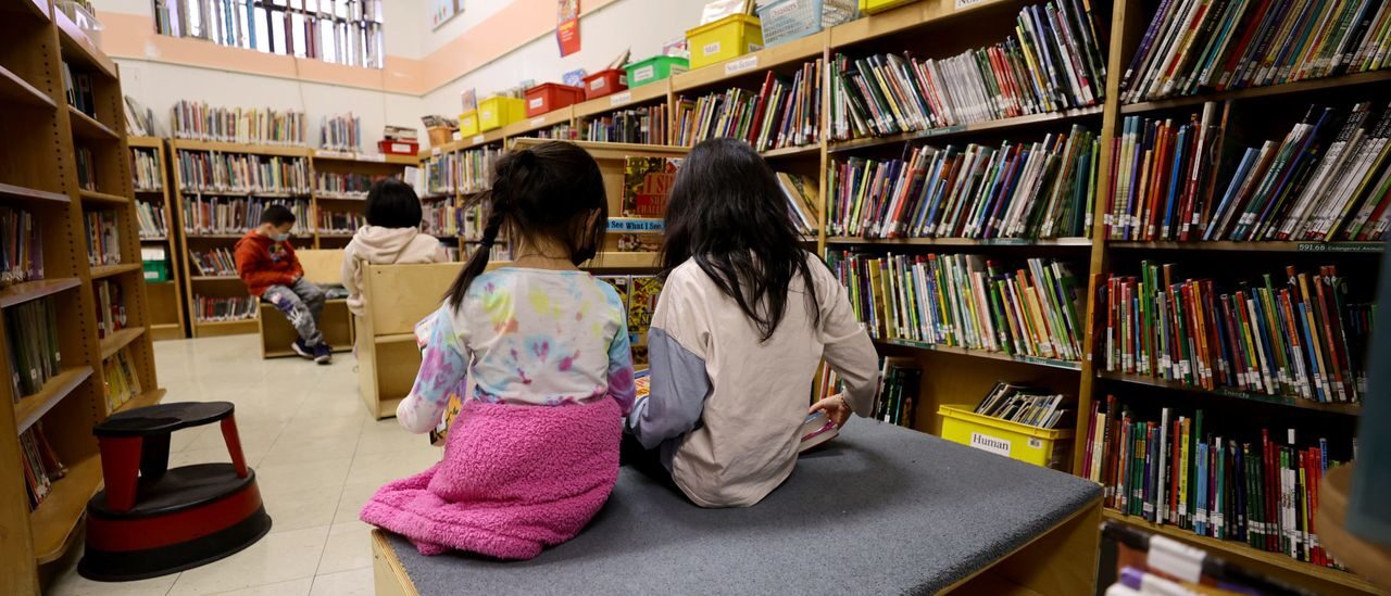 children reading