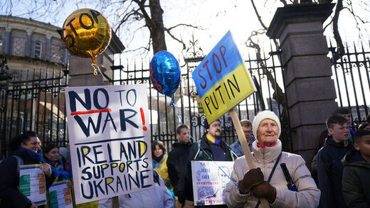 pro ukraine protesters ireland