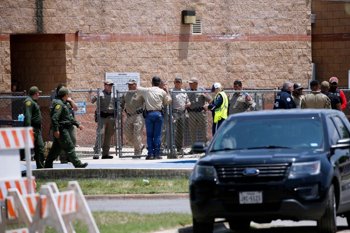 cops outside school shooting