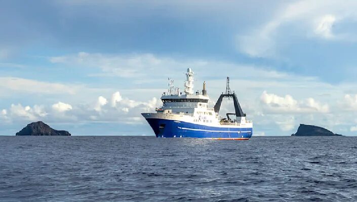 Click to enlarge research ship tonga volcano