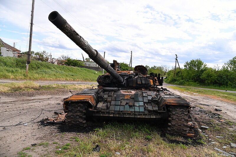 Click to enlarge ukraine tank destroyed