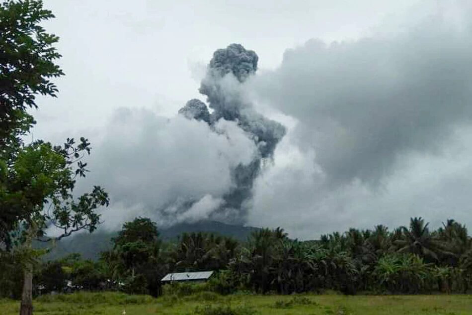 Bulusan volcano emits a steam-rich grey plume at least 1 kilometer tall, in Sorsogon on June 5, 2022. Phivolcs has placed the volcano under Alert Level 1 following a phreatic eruption there Sunday.