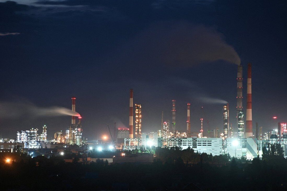 Click to enlarge oil refinery russia