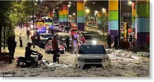Click to enlarge Residents in Mexico City were caught by surprise Sunday when the Mexican capital got hit by an unexpected hail storm