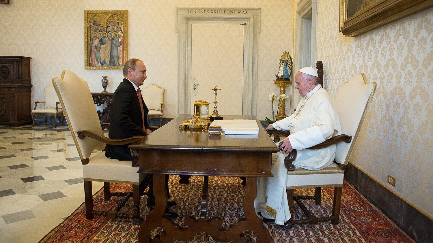 Click to enlarge francis pope putin