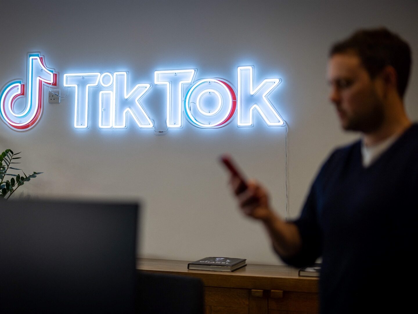 tik tok neon sign