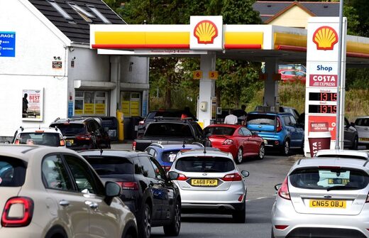 cars queue for gas