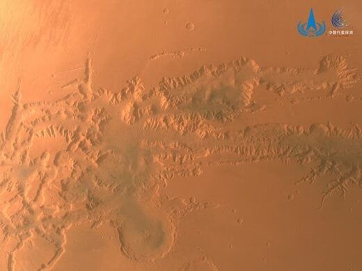 mars surface Tianwen-1 probe Valles Marineris